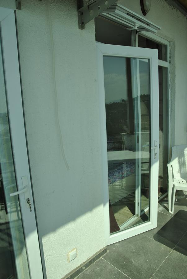 מחינג'אורי The View Apartment מראה חיצוני תמונה